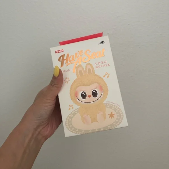 Pop Mart The Monsters Have A Seat Labubu - Zizi - Picture 2 of 4